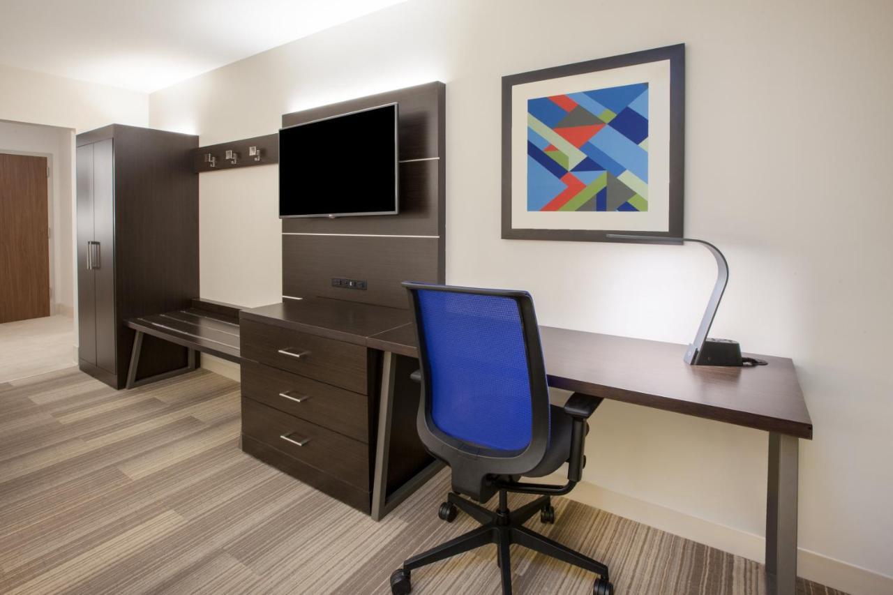 Holiday Inn Express & Suites - Madison West - Middleton By Ihg Ngoại thất bức ảnh