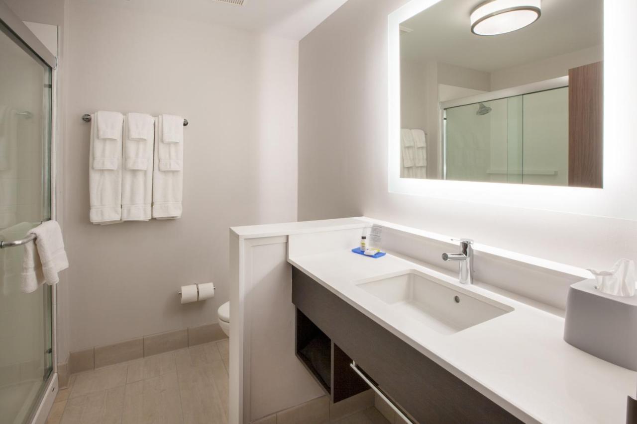 Holiday Inn Express & Suites - Madison West - Middleton By Ihg Ngoại thất bức ảnh