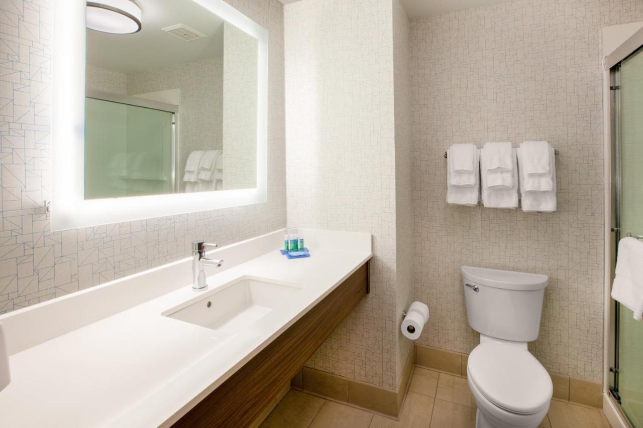 Holiday Inn Express & Suites - Madison West - Middleton By Ihg Ngoại thất bức ảnh