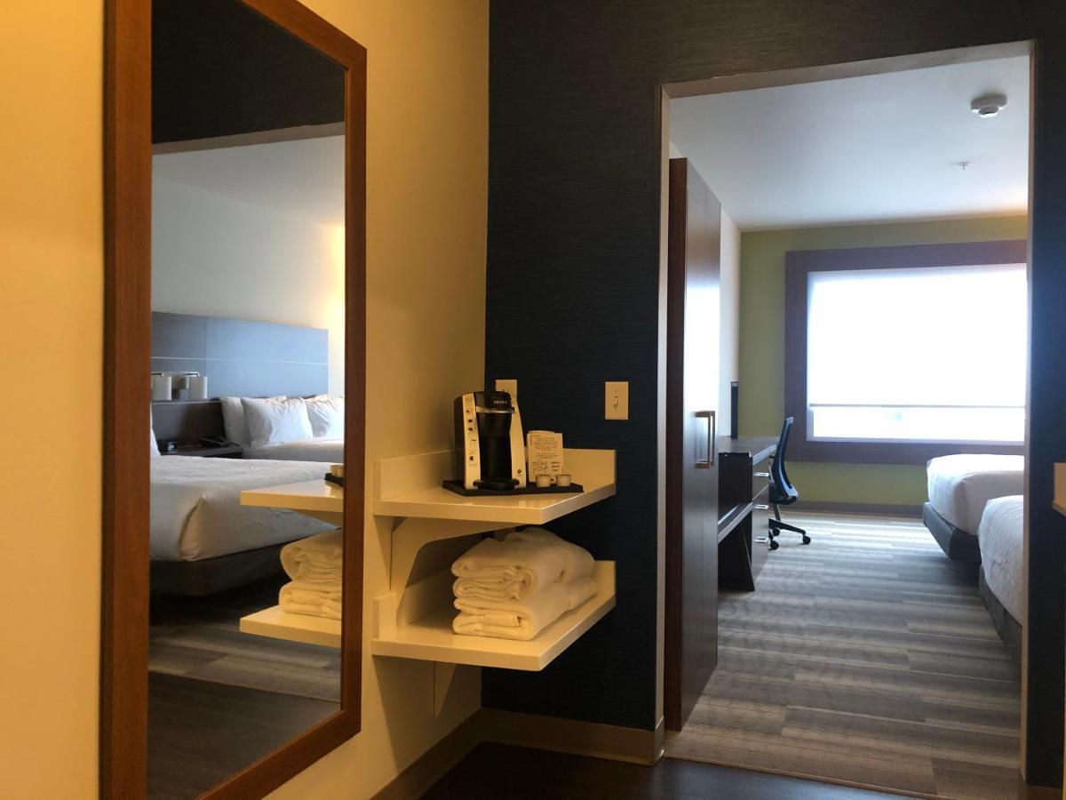 Holiday Inn Express & Suites - Madison West - Middleton By Ihg Ngoại thất bức ảnh