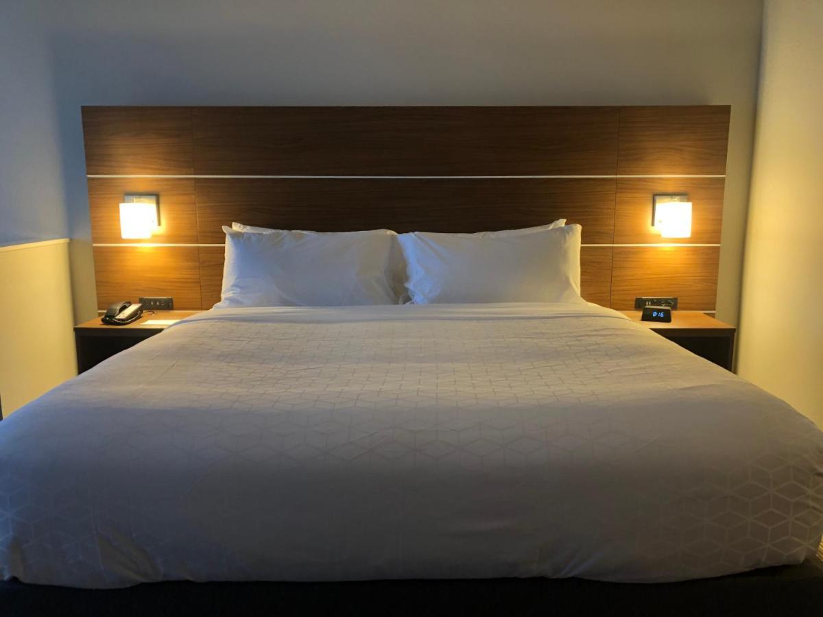 Holiday Inn Express & Suites - Madison West - Middleton By Ihg Ngoại thất bức ảnh