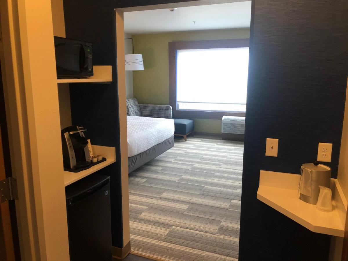 Holiday Inn Express & Suites - Madison West - Middleton By Ihg Ngoại thất bức ảnh
