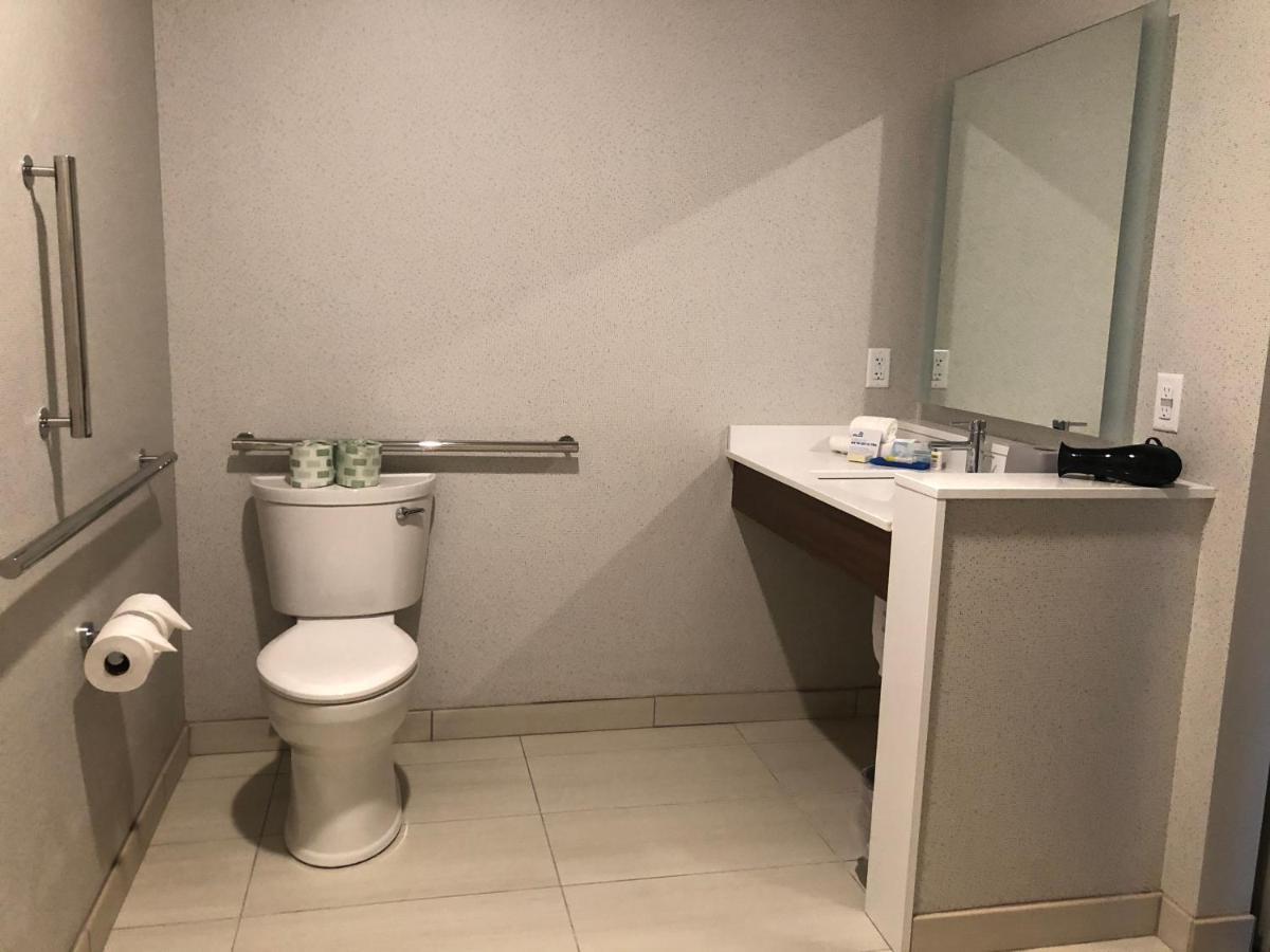Holiday Inn Express & Suites - Madison West - Middleton By Ihg Ngoại thất bức ảnh