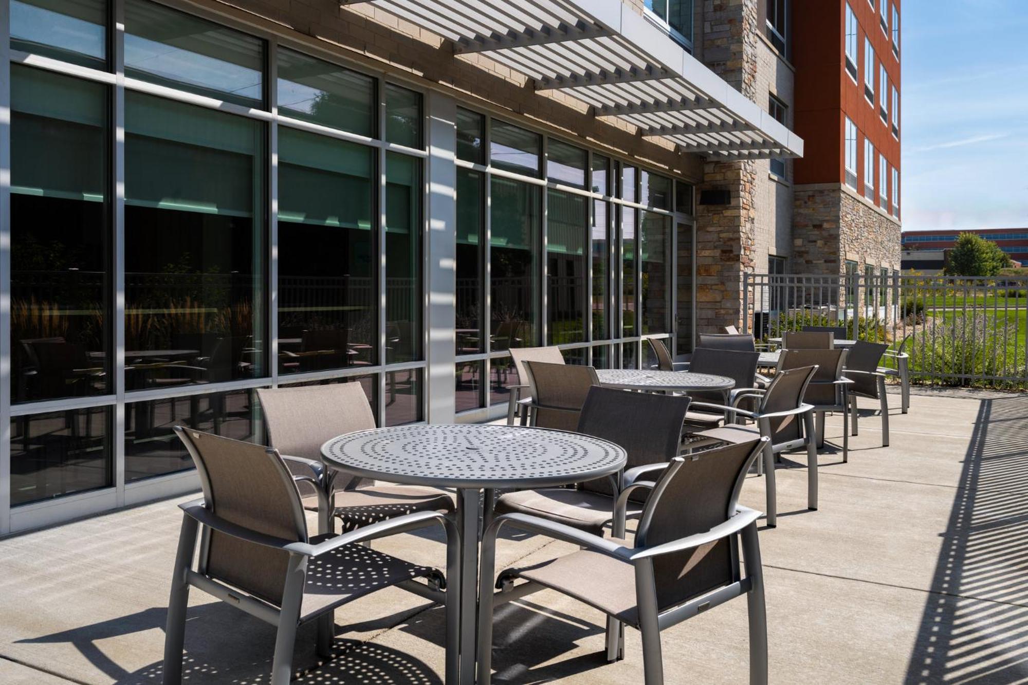 Holiday Inn Express & Suites - Madison West - Middleton By Ihg Ngoại thất bức ảnh